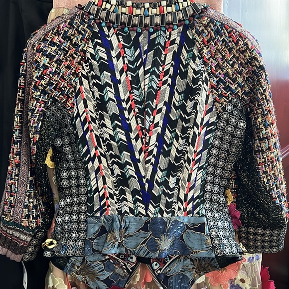 Beautiful beaded textured fitted jacket - Picture 4 of 5